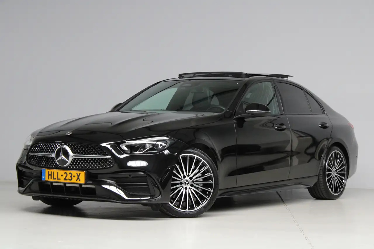 Mercedes-Benz C-klasse AMG-line (Nightpakket, Sfeerverlichting, - Szedán: 1 kép. Mercedes-Benz C-klasse AMG-line (Nightpakket, Sfeerverlichting, - Szedán: 1 kép.