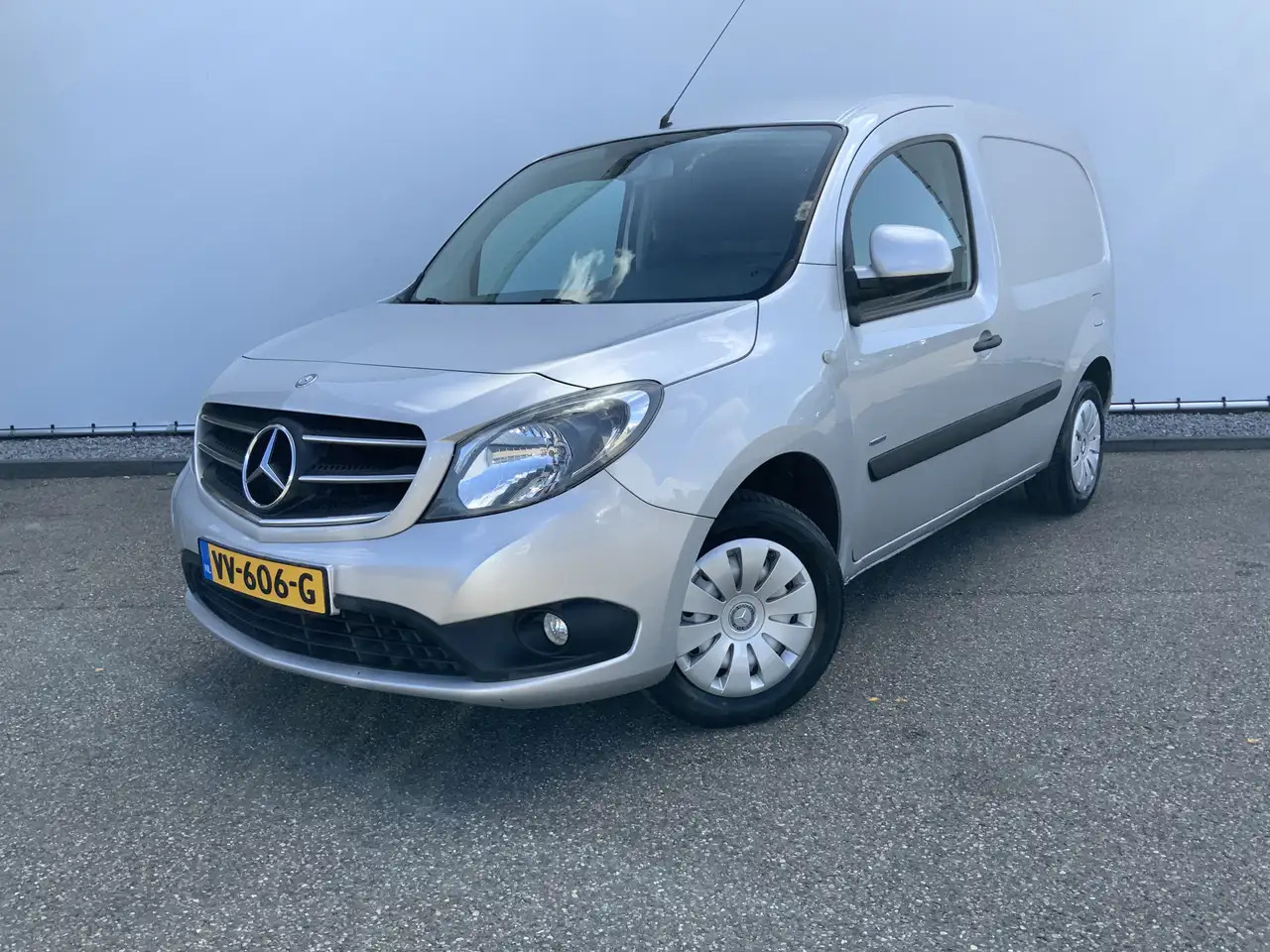 Mercedes-Benz Citan 109 CDI BlueEFFICIENCY Airco Cruise Euro 5 - Kis furgon: 1 kép. Mercedes-Benz Citan 109 CDI BlueEFFICIENCY Airco Cruise Euro 5 - Kis furgon: 1 kép.