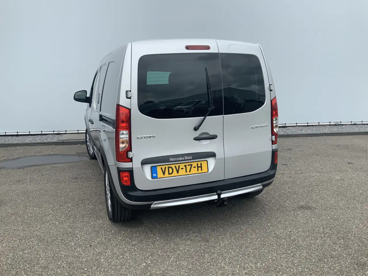 Mercedes-Benz Citan 109 CDI BlueEFFICIENCY Airco Dub Schuifdeur Cruise - Kis furgon: 2 kép. Mercedes-Benz Citan 109 CDI BlueEFFICIENCY Airco Dub Schuifdeur Cruise - Kis furgon: 2 kép.