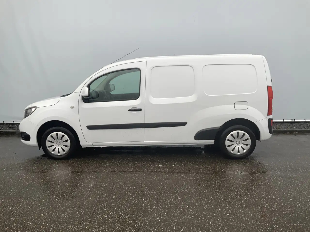 Mercedes-Benz Citan 109 CDI BlueEFFICIENCY Extra Lang Maxi Airco Euro - Kis furgon: 3 kép. Mercedes-Benz Citan 109 CDI BlueEFFICIENCY Extra Lang Maxi Airco Euro - Kis furgon: 3 kép.