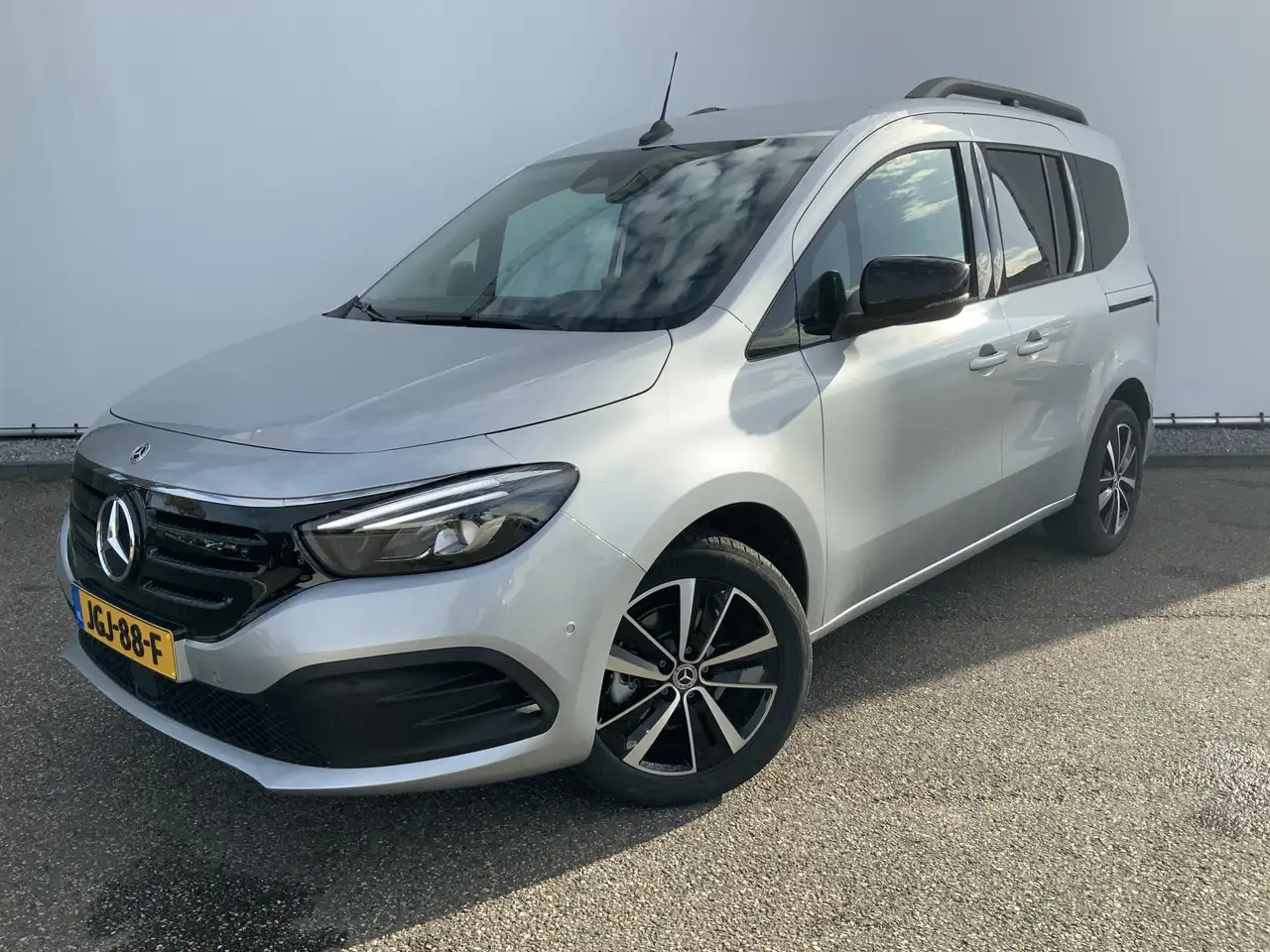 Mercedes-Benz EQT Tourer NIEUW !! 200 L1 Advanced Plus 45 kWh - Autó: 1 kép. Mercedes-Benz EQT Tourer NIEUW !! 200 L1 Advanced Plus 45 kWh - Autó: 1 kép.