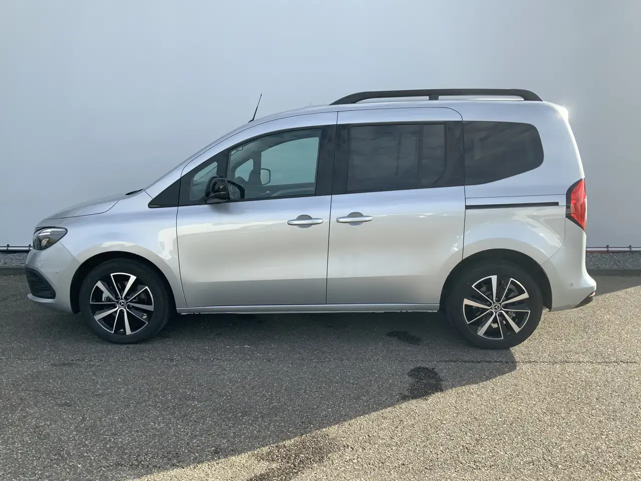 Mercedes-Benz EQT Tourer NIEUW !! 200 L1 Advanced Plus 45 kWh - Autó: 4 kép. Mercedes-Benz EQT Tourer NIEUW !! 200 L1 Advanced Plus 45 kWh - Autó: 4 kép.