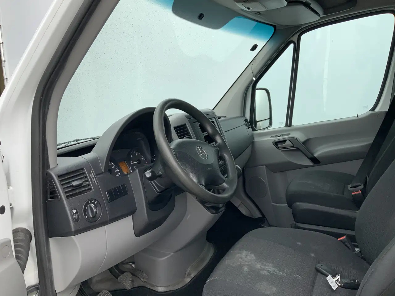 Mercedes-Benz Sprinter 311 2.2 CDI 366 40 gr _0 ijswagen 10 Deuren Euro 6 - Dobozos kisteherautó: 3 kép. Mercedes-Benz Sprinter 311 2.2 CDI 366 40 gr _0 ijswagen 10 Deuren Euro 6 - Dobozos kisteherautó: 3 kép.