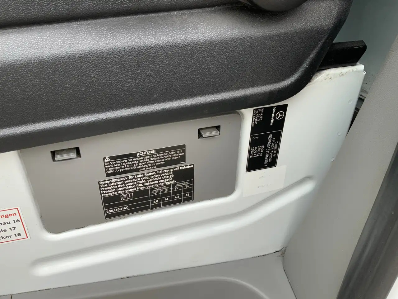 Mercedes-Benz Sprinter 311 2.2 CDI 366 40 gr _0 ijswagen 10 Deuren Euro 6 - Dobozos kisteherautó: 5 kép. Mercedes-Benz Sprinter 311 2.2 CDI 366 40 gr _0 ijswagen 10 Deuren Euro 6 - Dobozos kisteherautó: 5 kép.