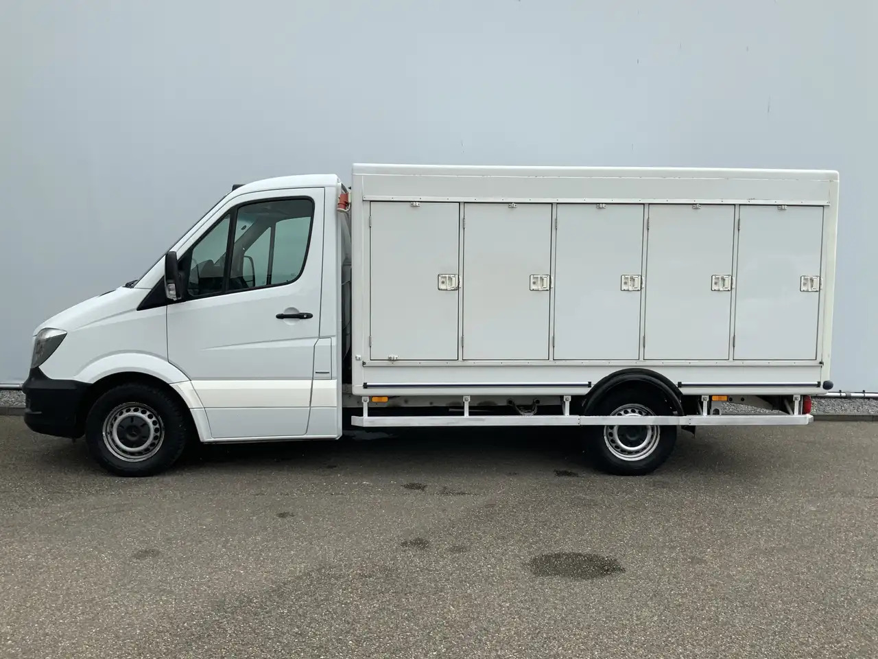 Mercedes-Benz Sprinter 311 2.2 CDI 366 40 gr _0 ijswagen 10 Deuren Euro 6 - Dobozos kisteherautó: 2 kép. Mercedes-Benz Sprinter 311 2.2 CDI 366 40 gr _0 ijswagen 10 Deuren Euro 6 - Dobozos kisteherautó: 2 kép.