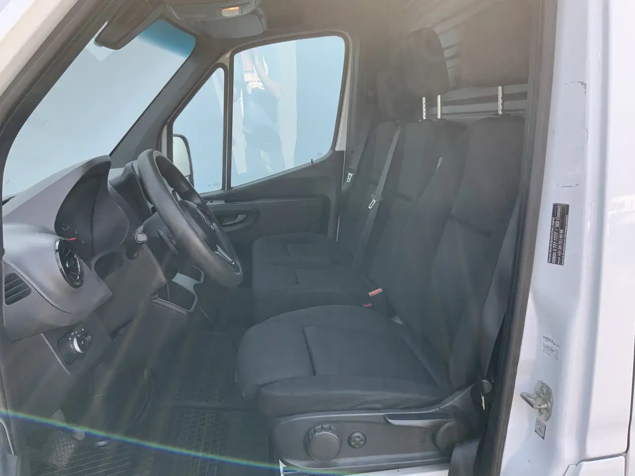Mercedes-Benz Sprinter 311 2.2 CDI L2H2 Automaat Airco 3 Zits 2000 kg Sid - Furgon: 4 kép. Mercedes-Benz Sprinter 311 2.2 CDI L2H2 Automaat Airco 3 Zits 2000 kg Sid - Furgon: 4 kép.