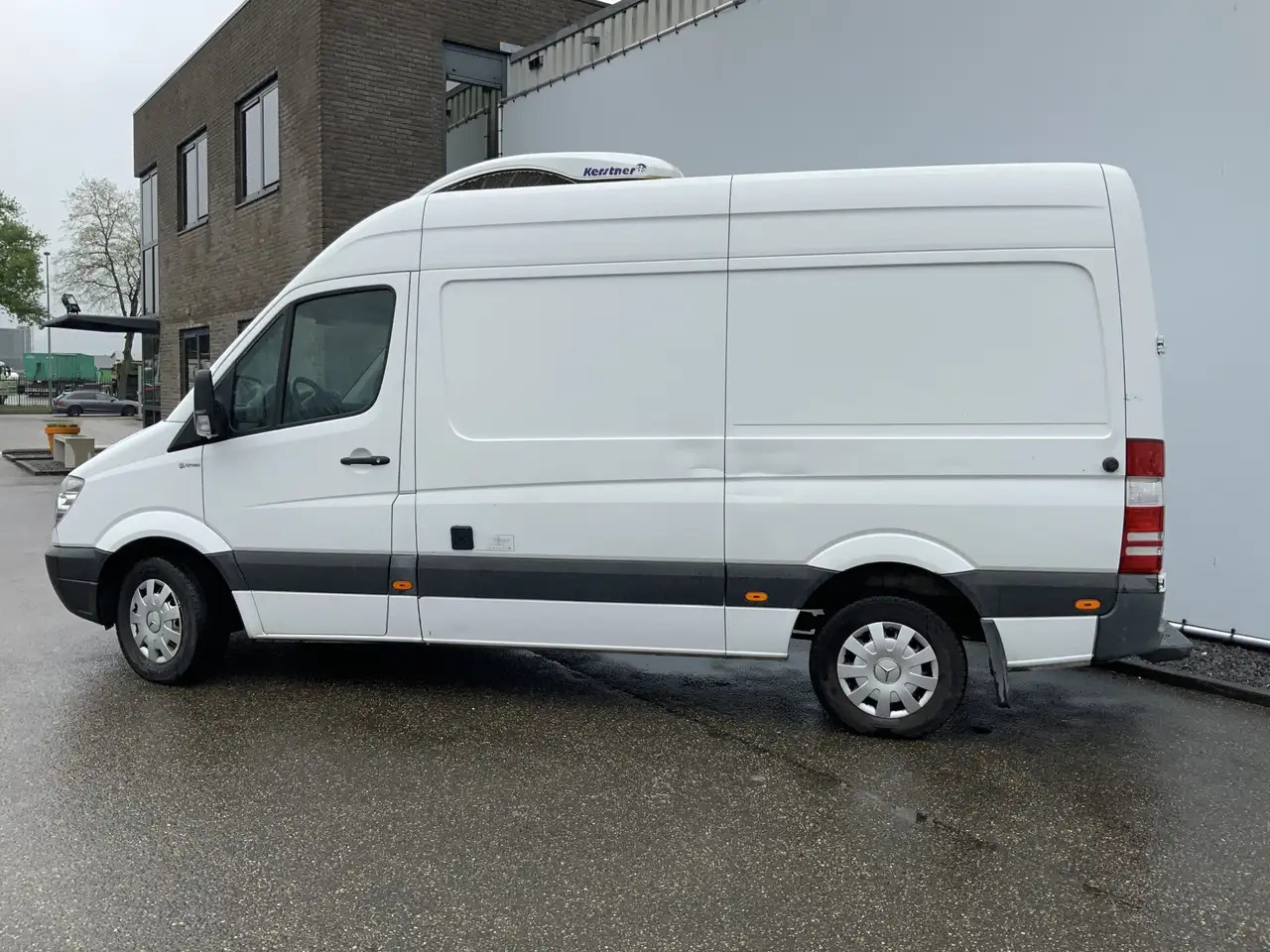 Mercedes-Benz Sprinter 313CDI (Motor Defect!!!)Vriesauto Hangwerk Airco D - Hűtős kisteherautó: 4 kép. Mercedes-Benz Sprinter 313CDI (Motor Defect!!!)Vriesauto Hangwerk Airco D - Hűtős kisteherautó: 4 kép.