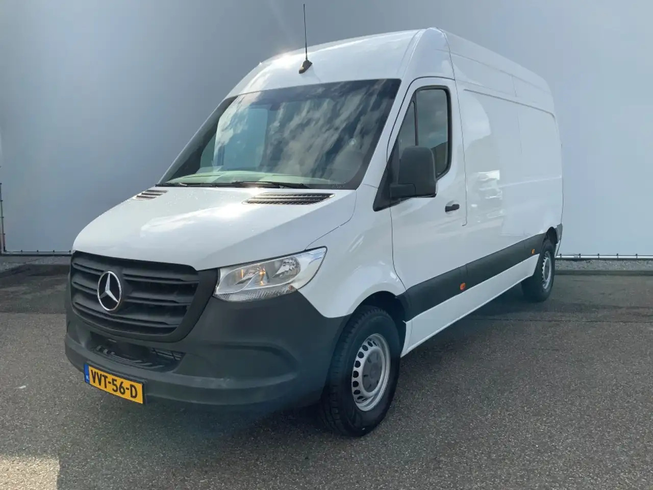 Mercedes-Benz Sprinter 314 2.2 CDI 366 L2H2 Airco 3 Zits Euro 6 - Furgon: 1 kép. Mercedes-Benz Sprinter 314 2.2 CDI 366 L2H2 Airco 3 Zits Euro 6 - Furgon: 1 kép.