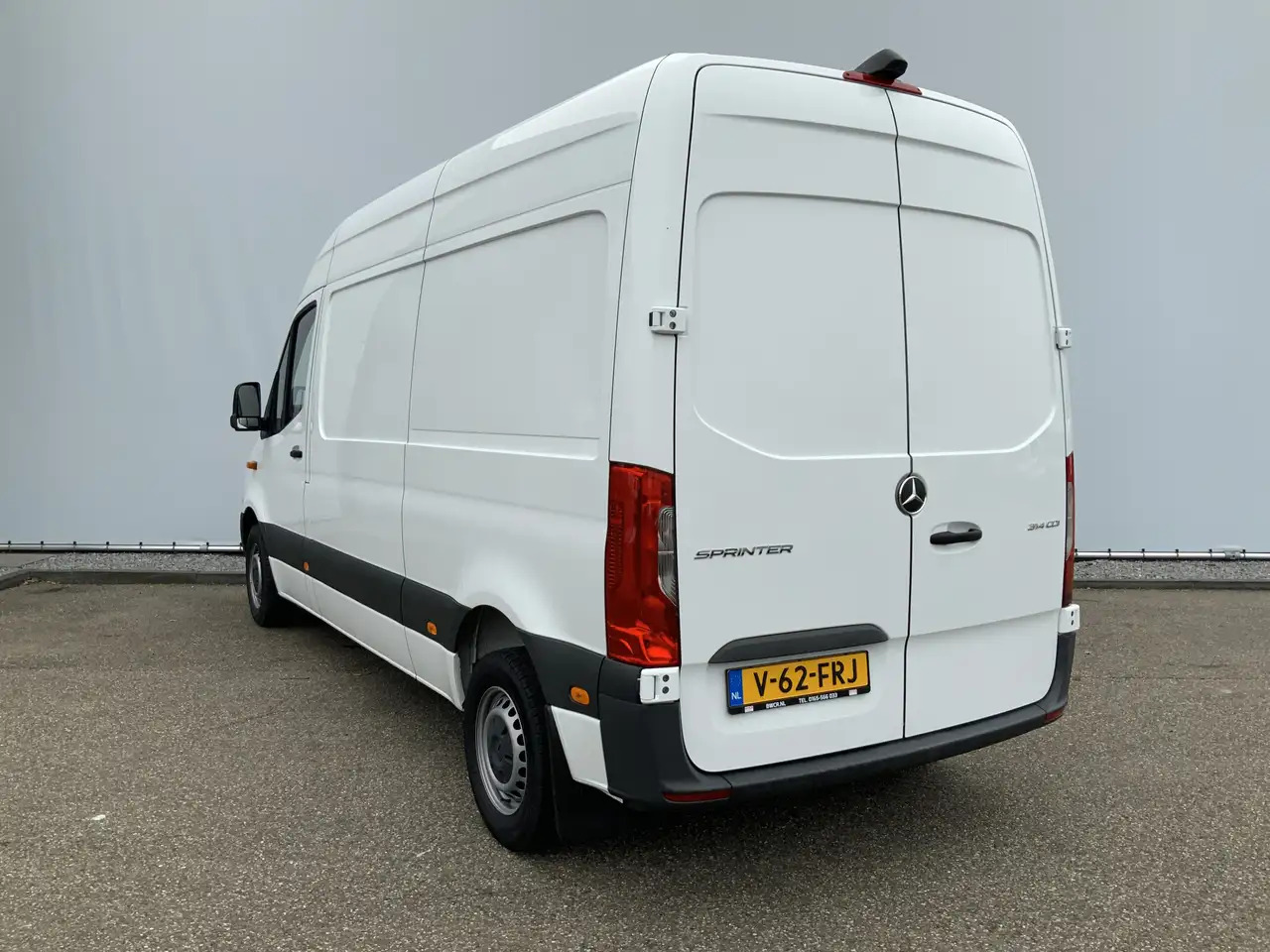 Mercedes-Benz Sprinter 314 2.2 CDI L2H2 Airco Camera Navi 3 Zits MBUX Sch - Furgon: 2 kép. Mercedes-Benz Sprinter 314 2.2 CDI L2H2 Airco Camera Navi 3 Zits MBUX Sch - Furgon: 2 kép.