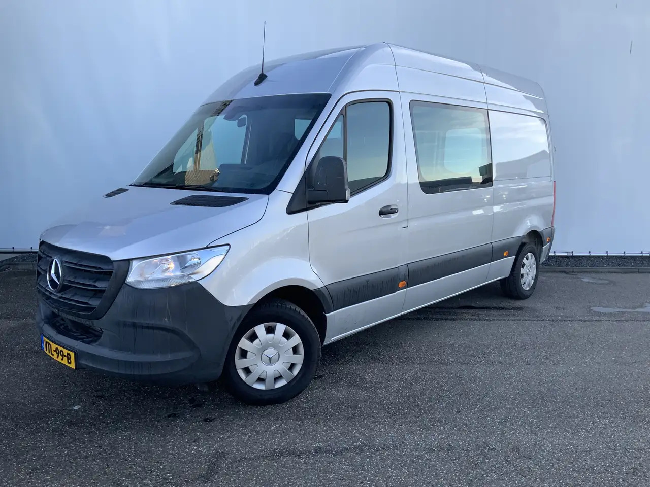 Mercedes-Benz Sprinter 314 2.2 CDI L2H2 Airco Cruise 3 Zits Trekhaak 2000 - Furgon: 1 kép. Mercedes-Benz Sprinter 314 2.2 CDI L2H2 Airco Cruise 3 Zits Trekhaak 2000 - Furgon: 1 kép.