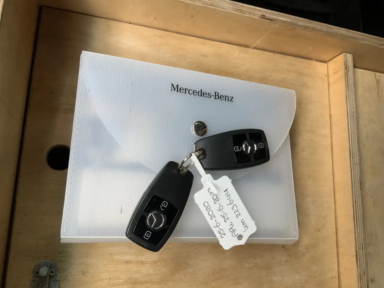 Furgon Mercedes-Benz Sprinter 316 2.2 CDI L2H2 Airco Cruise Camera Navi Trekhaak: 12 kép. Furgon Mercedes-Benz Sprinter 316 2.2 CDI L2H2 Airco Cruise Camera Navi Trekhaak: 12 kép.