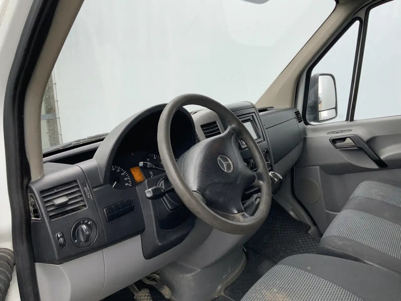 Mercedes-Benz Sprinter 513 2.2 CDI 432 Meubelbak & Deuren 3 Zits Cruise T - Dobozos kisteherautó: 5 kép. Mercedes-Benz Sprinter 513 2.2 CDI 432 Meubelbak & Deuren 3 Zits Cruise T - Dobozos kisteherautó: 5 kép.