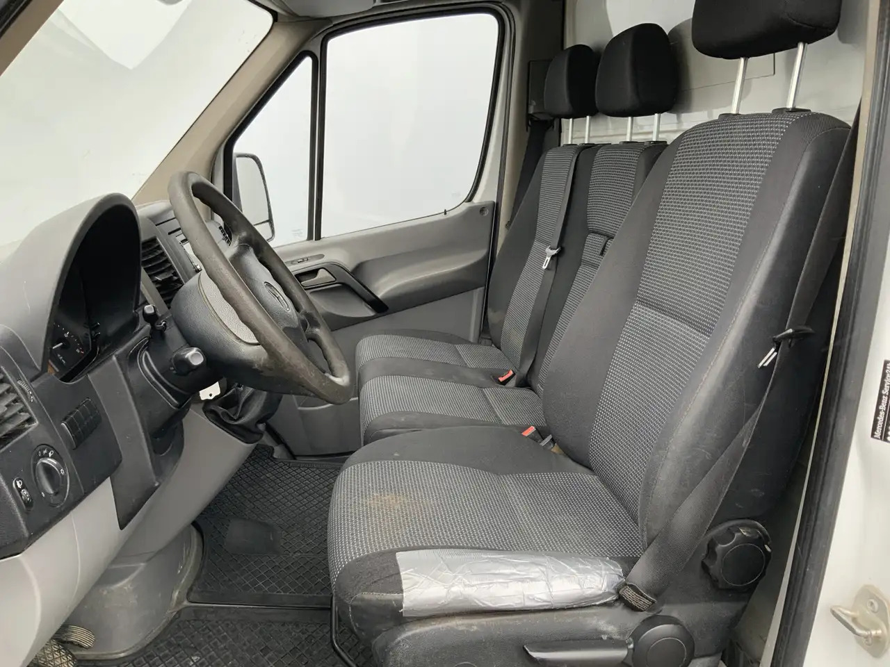 Mercedes-Benz Sprinter 513 2.2 CDI 432 Meubelbak & Deuren 3 Zits Cruise T - Dobozos kisteherautó: 4 kép. Mercedes-Benz Sprinter 513 2.2 CDI 432 Meubelbak & Deuren 3 Zits Cruise T - Dobozos kisteherautó: 4 kép.