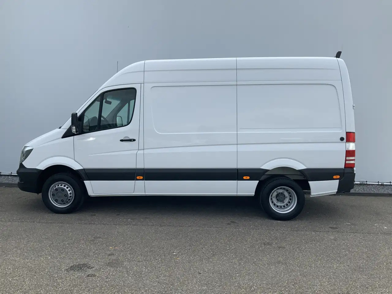 Mercedes-Benz Sprinter 516 2.2 CDI 366 L2H2 Camera Trekhaak 3500 kg Dub L - Furgon: 3 kép. Mercedes-Benz Sprinter 516 2.2 CDI 366 L2H2 Camera Trekhaak 3500 kg Dub L - Furgon: 3 kép.