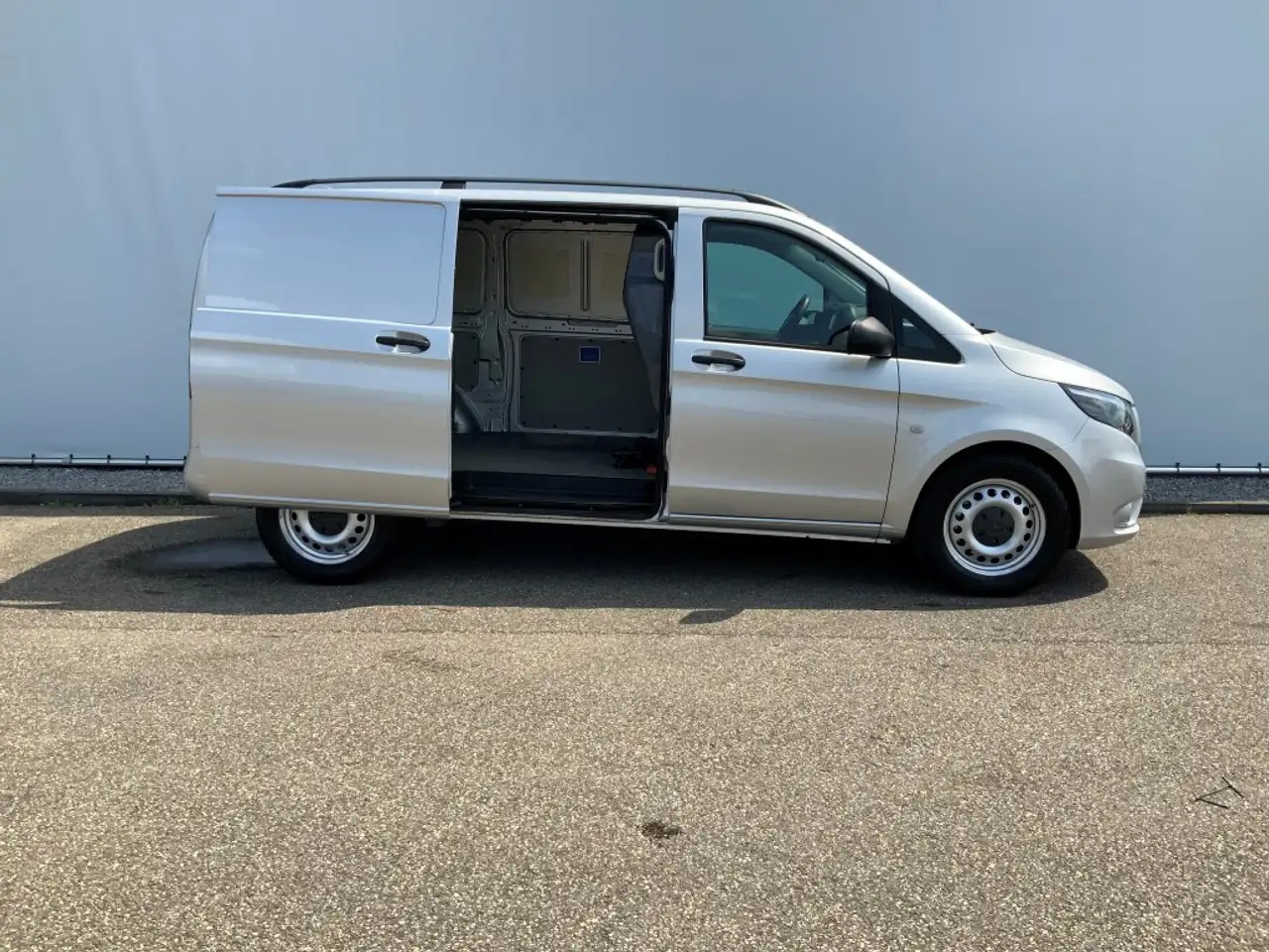 Mercedes-Benz Vito 114 CDI 4X4 Automaat Airco Cruise Trekhaak 2500 kg - Furgon: 5 kép. Mercedes-Benz Vito 114 CDI 4X4 Automaat Airco Cruise Trekhaak 2500 kg - Furgon: 5 kép.