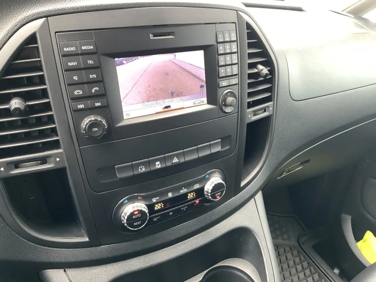 Mercedes-Benz Vito 116 CDI Lang Automaat Airco Cruise Camera Trekhaak - Furgon: 3 kép. Mercedes-Benz Vito 116 CDI Lang Automaat Airco Cruise Camera Trekhaak - Furgon: 3 kép.