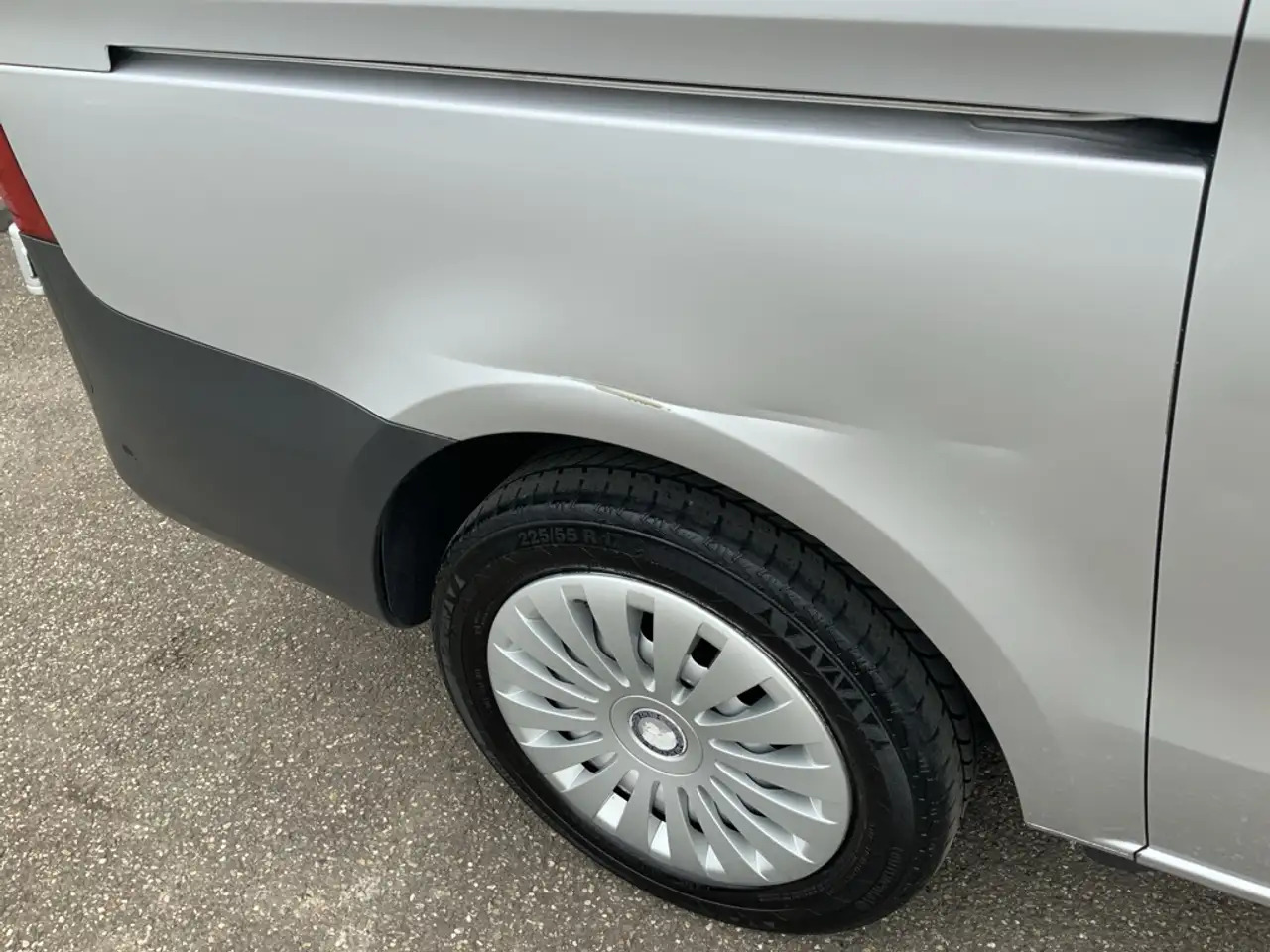 Mercedes-Benz Vito 119 CDI Lang Automaat Airco Cruise Trekhaak 2500 k - Furgon: 4 kép. Mercedes-Benz Vito 119 CDI Lang Automaat Airco Cruise Trekhaak 2500 k - Furgon: 4 kép.