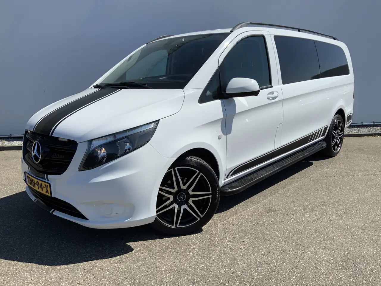 Mercedes-Benz Vito Tourer XL 114 CDI Autom. Airco Cruise Camera Alu V - Furgon: 1 kép. Mercedes-Benz Vito Tourer XL 114 CDI Autom. Airco Cruise Camera Alu V - Furgon: 1 kép.