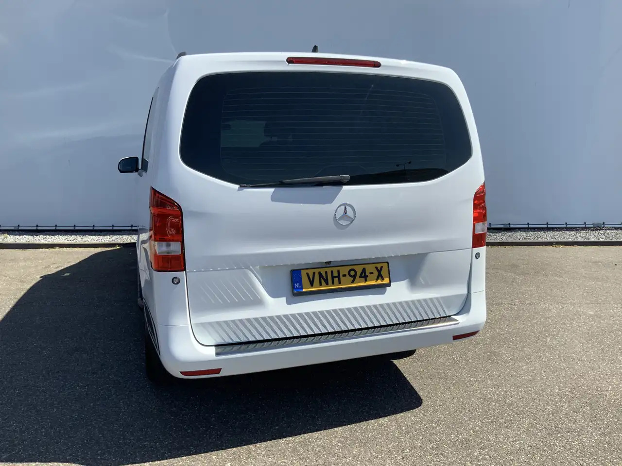 Mercedes-Benz Vito Tourer XL 114 CDI Autom. Airco Cruise Camera Alu V - Furgon: 2 kép. Mercedes-Benz Vito Tourer XL 114 CDI Autom. Airco Cruise Camera Alu V - Furgon: 2 kép.