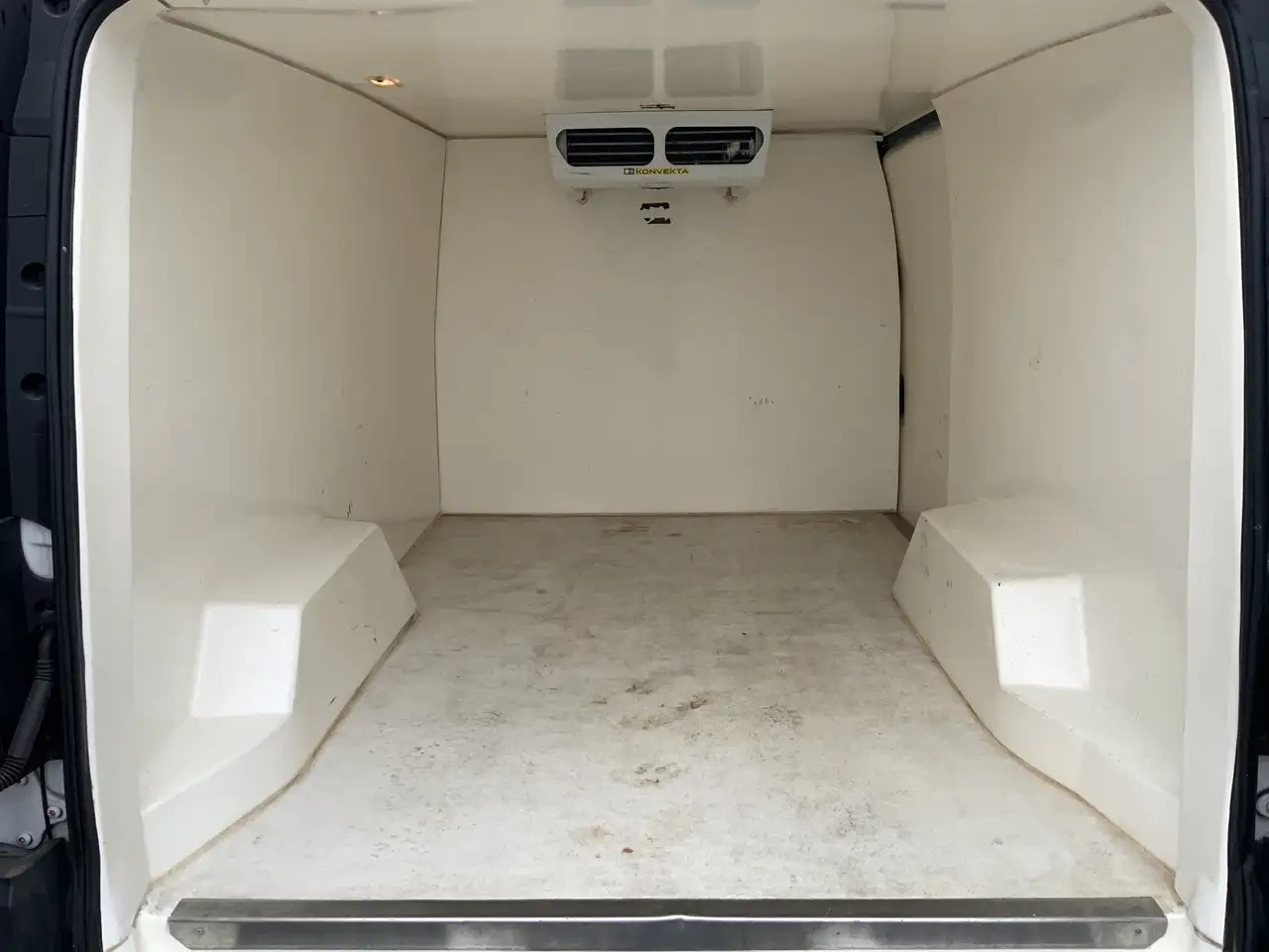 Hűtős kisteherautó Mercedes-Benz Vito koeling konvekta Koelauto 111 CDI Functional Lang: 18 kép.