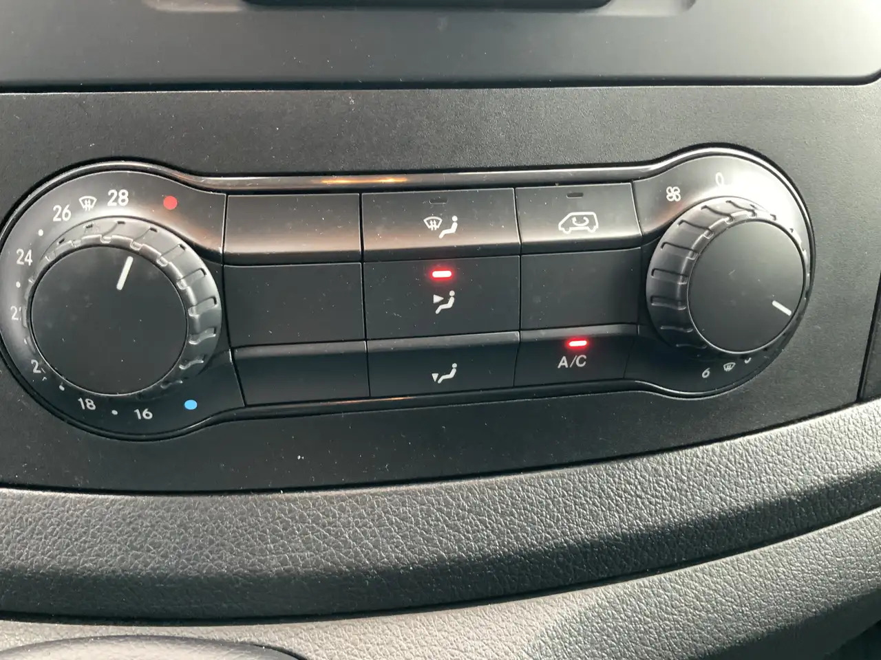 Hűtős kisteherautó Mercedes-Benz Vito koeling konvekta Koelauto 111 CDI Functional Lang: 10 kép.