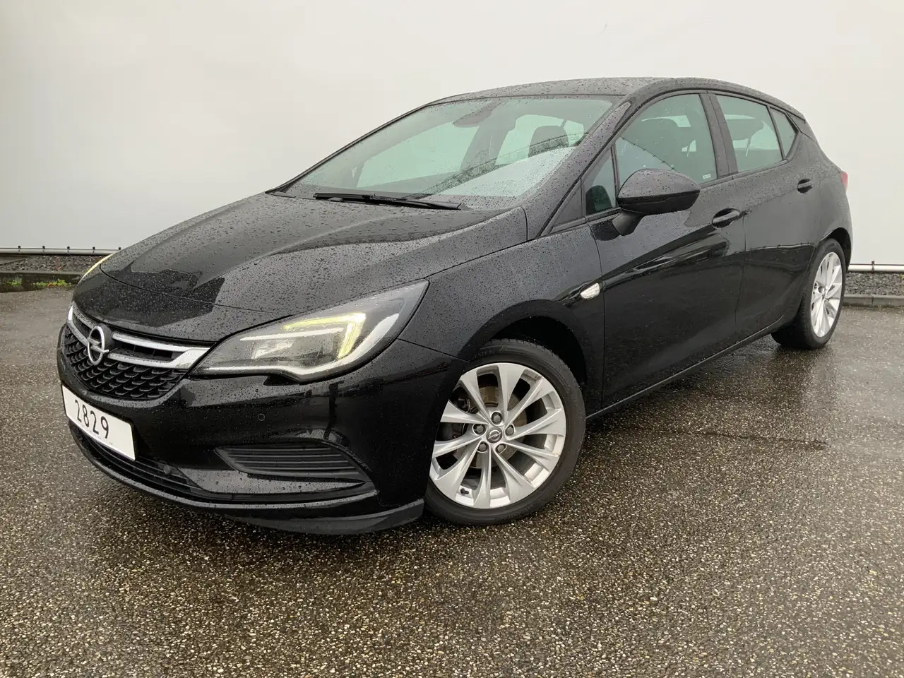 Opel Astra 1.6 BiTurbo Business Executive Airco Cruise Navi A - Hatchback: 1 kép. Opel Astra 1.6 BiTurbo Business Executive Airco Cruise Navi A - Hatchback: 1 kép.