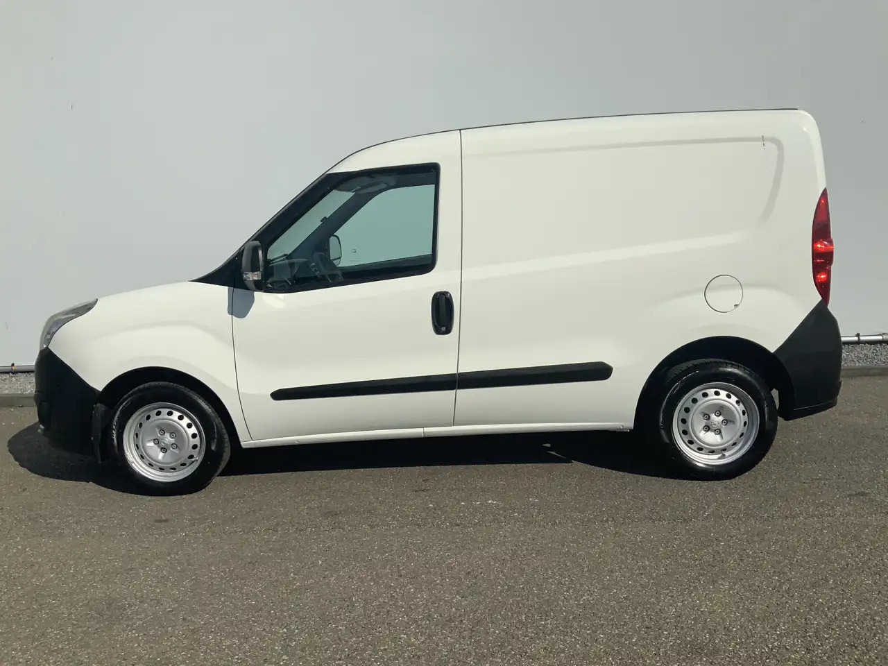 Opel Combo 1.3 CDTi L1H1 EXPORT ecoFLEX Edition Airco Trekhaa - Kis furgon: 3 kép. Opel Combo 1.3 CDTi L1H1 EXPORT ecoFLEX Edition Airco Trekhaa - Kis furgon: 3 kép.