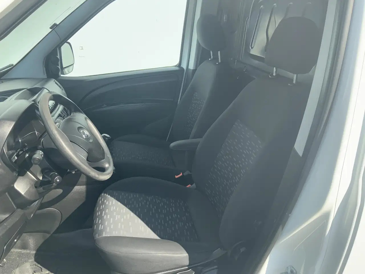 Opel Combo 1.3 CDTi L1H1 EXPORT ecoFLEX Edition Airco Trekhaa - Kis furgon: 4 kép. Opel Combo 1.3 CDTi L1H1 EXPORT ecoFLEX Edition Airco Trekhaa - Kis furgon: 4 kép.