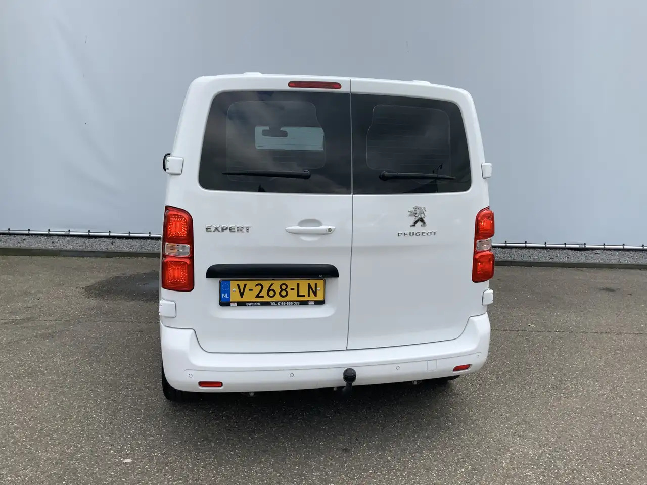 Peugeot Expert 227C 2.0 BlueHDI 150 Premium Pack Airco Cruise Cam - Furgon: 2 kép. Peugeot Expert 227C 2.0 BlueHDI 150 Premium Pack Airco Cruise Cam - Furgon: 2 kép.