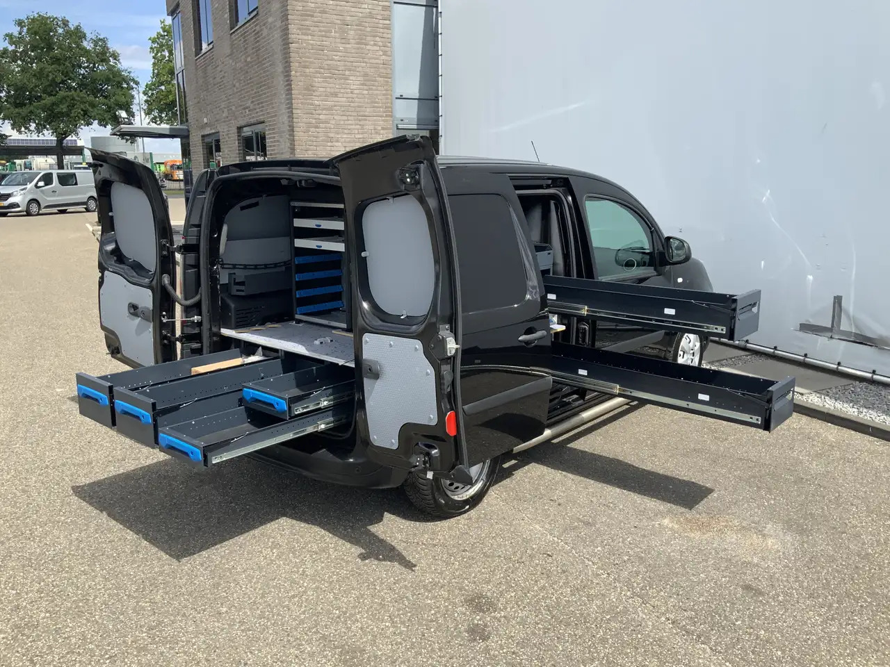 Renault Kangoo 1.5 dCi 90 Energy Comfort Plus .Sortimo Kasten Com - Kis furgon, Többcélú/ Speciális jármű: 4 kép. Renault Kangoo 1.5 dCi 90 Energy Comfort Plus .Sortimo Kasten Com - Kis furgon, Többcélú/ Speciális jármű: 4 kép.