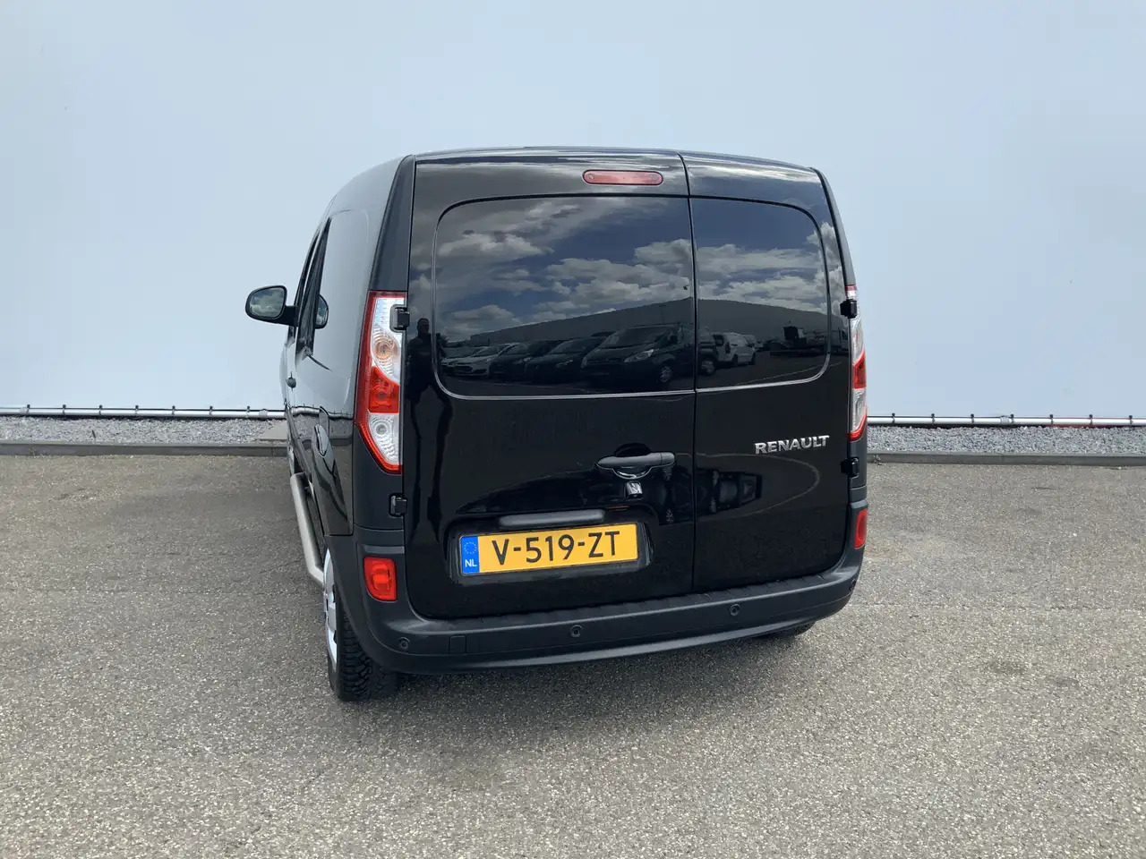 Renault Kangoo 1.5 dCi 90 Energy Comfort Plus .Sortimo Kasten Com - Kis furgon: 2 kép. Renault Kangoo 1.5 dCi 90 Energy Comfort Plus .Sortimo Kasten Com - Kis furgon: 2 kép.