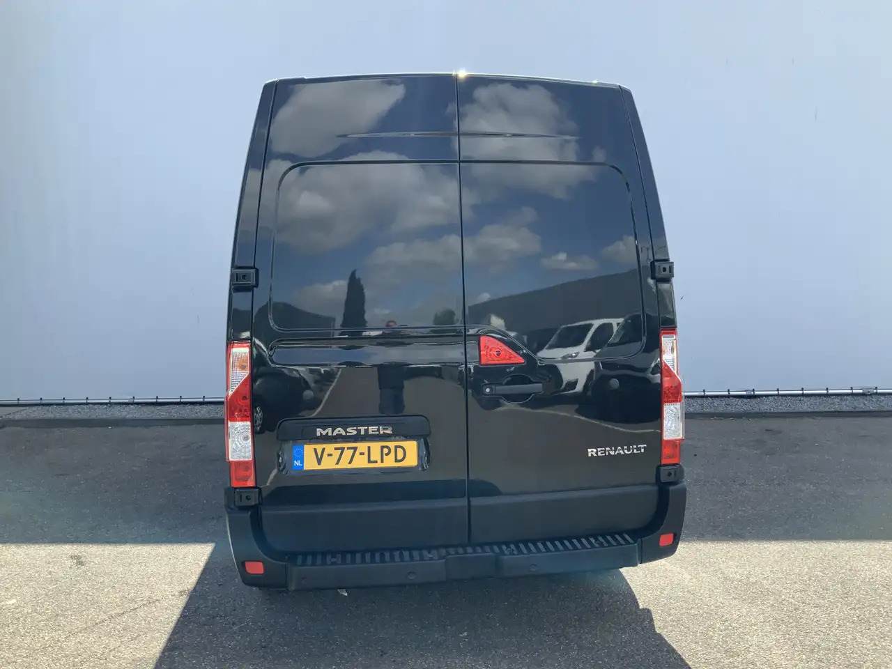 Renault Master T35 2.3 dCi 135 L2H2 Airco Cruise 3 Zits Camera Eu - Furgon: 2 kép. Renault Master T35 2.3 dCi 135 L2H2 Airco Cruise 3 Zits Camera Eu - Furgon: 2 kép.
