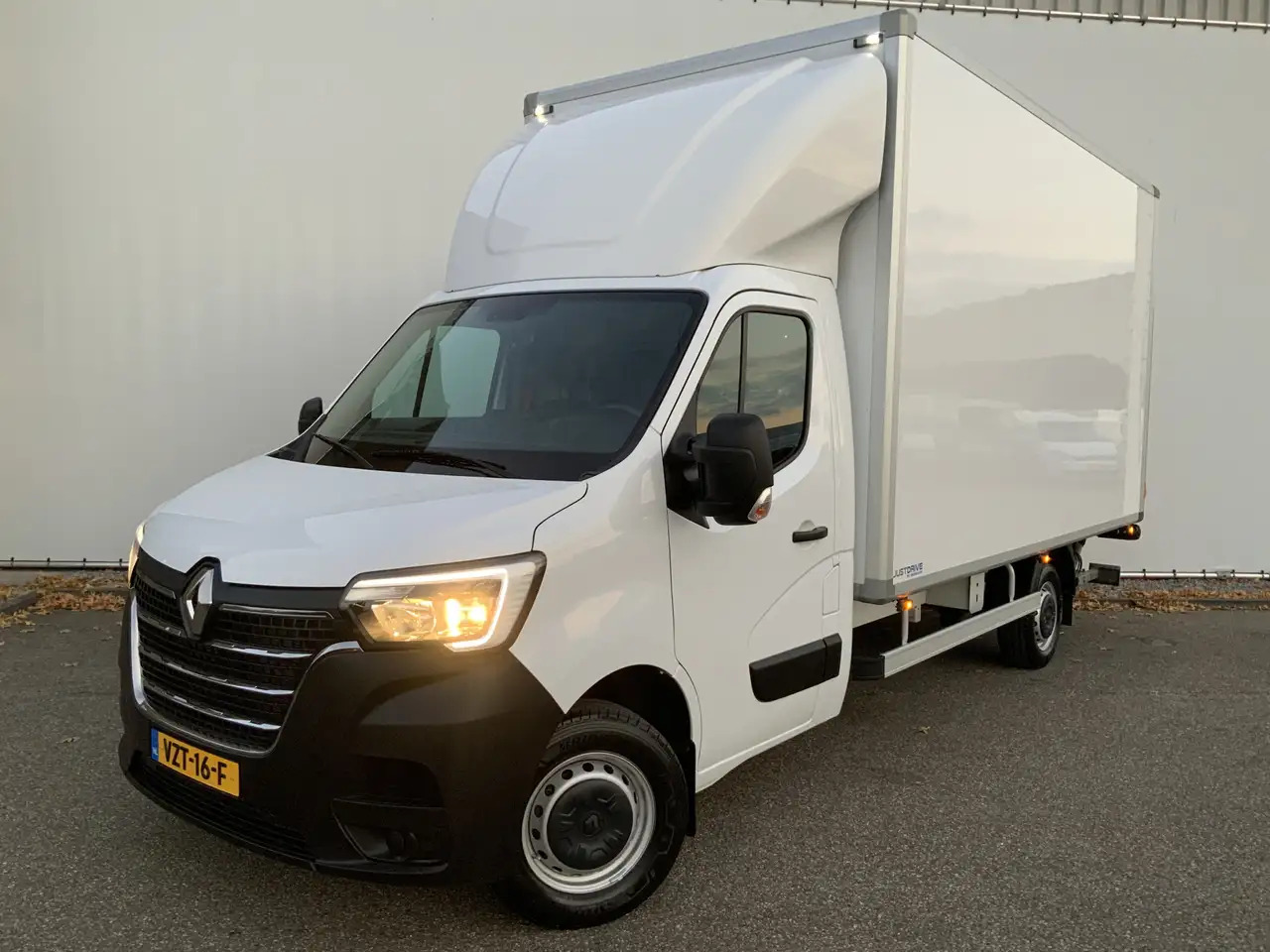 Renault Master T35 2.3 dCi 145 L3 Meubelbak&Klep Zijdeur Airco Cr - Dobozos kisteherautó: 1 kép. Renault Master T35 2.3 dCi 145 L3 Meubelbak&Klep Zijdeur Airco Cr - Dobozos kisteherautó: 1 kép.