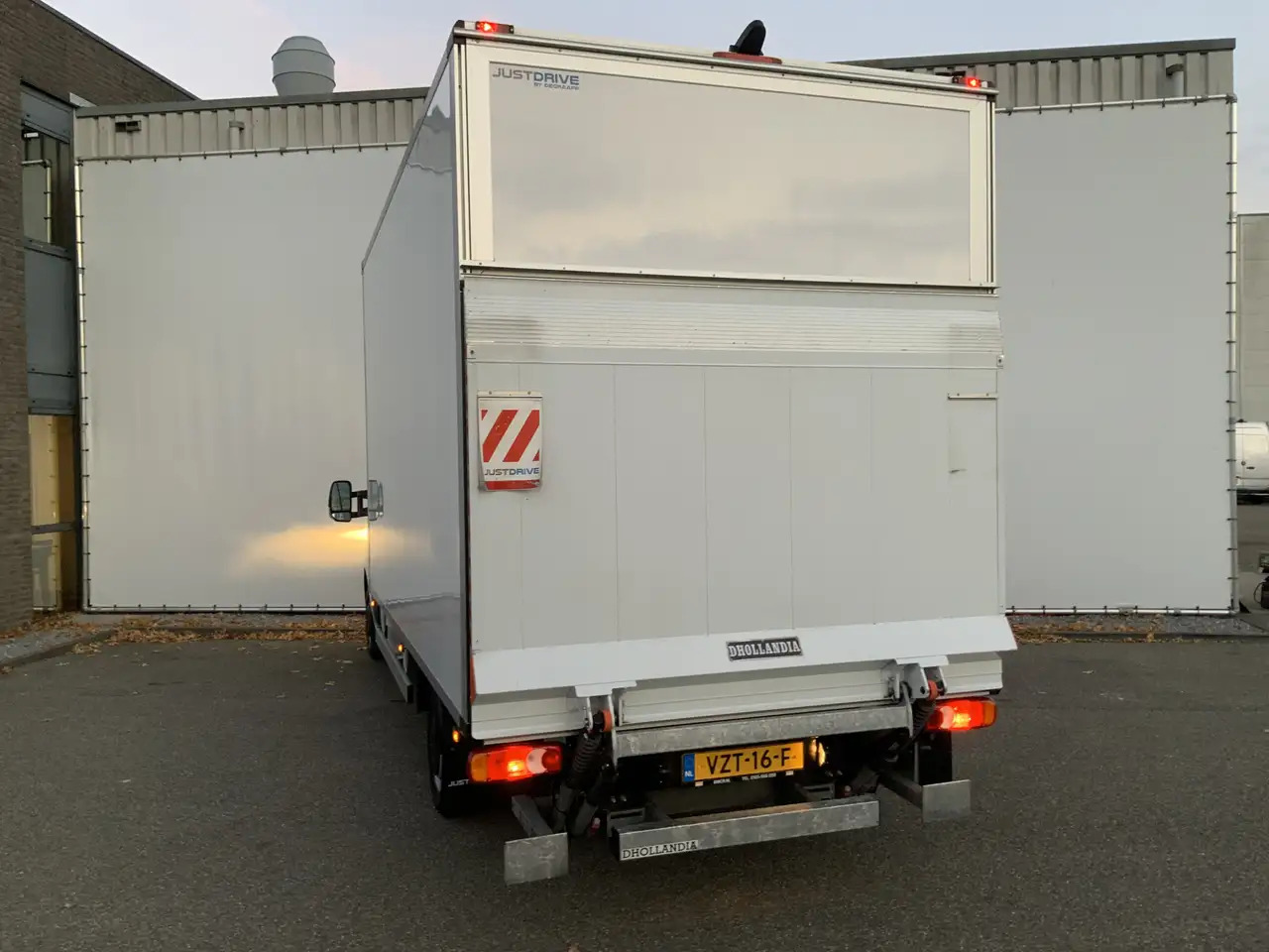 Renault Master T35 2.3 dCi 145 L3 Meubelbak&Klep Zijdeur Airco Cr - Dobozos kisteherautó: 2 kép. Renault Master T35 2.3 dCi 145 L3 Meubelbak&Klep Zijdeur Airco Cr - Dobozos kisteherautó: 2 kép.