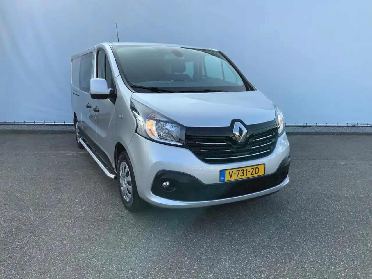 Renault Trafic 1.6 dCi T29 L2H1 Dub Cab Airco Camera Navi Trekhaa - Duplakabinos kisteherautó: 3 kép. Renault Trafic 1.6 dCi T29 L2H1 Dub Cab Airco Camera Navi Trekhaa - Duplakabinos kisteherautó: 3 kép.