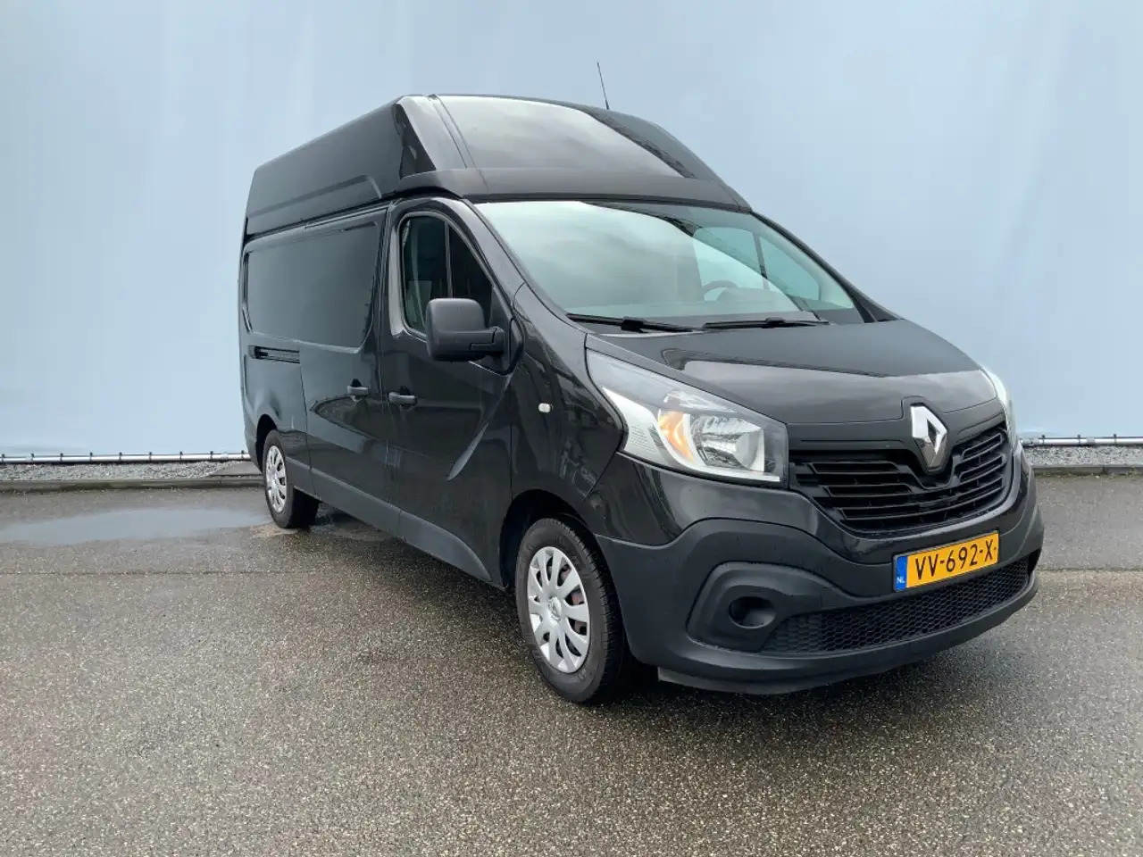 Renault Trafic 1.6 dCi T29 L2H2 Comfort Energy Airco Cruise 3 Zit - Furgon: 2 kép. Renault Trafic 1.6 dCi T29 L2H2 Comfort Energy Airco Cruise 3 Zit - Furgon: 2 kép.