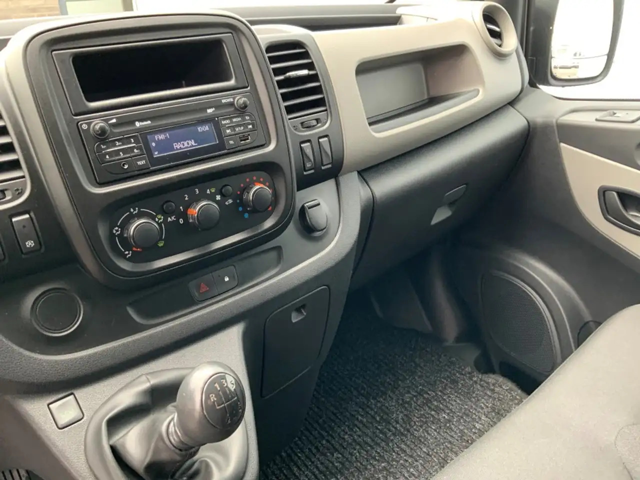 Furgon Renault Trafic 1.6 dCi T29 L2H2 Comfort Energy Airco Cruise 3 Zit: 7 kép.