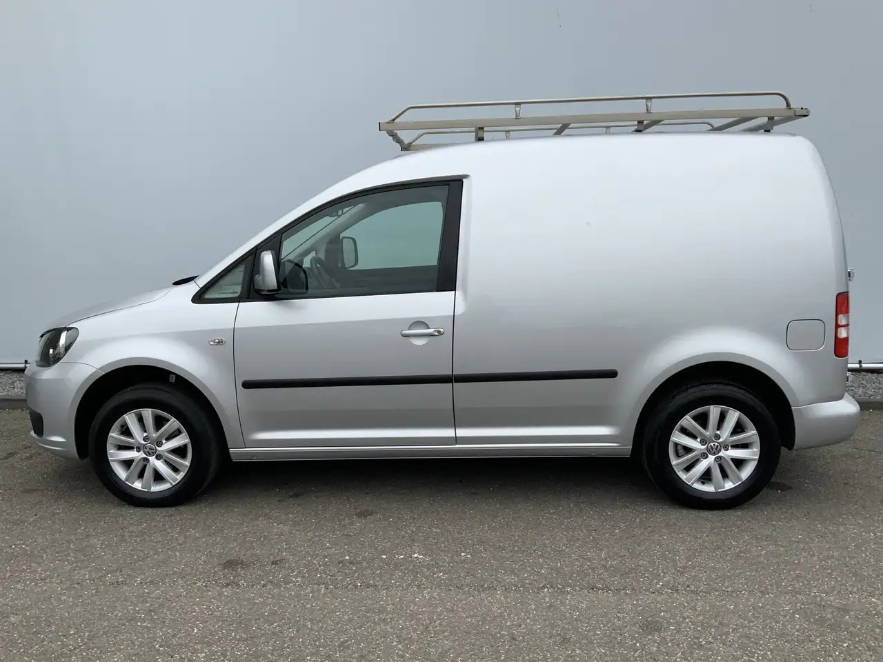 Volkswagen Caddy 1.6 TDI Airco Imperiaal Trekhaak 1400 kg navi Crui - Kis furgon: 3 kép. Volkswagen Caddy 1.6 TDI Airco Imperiaal Trekhaak 1400 kg navi Crui - Kis furgon: 3 kép.