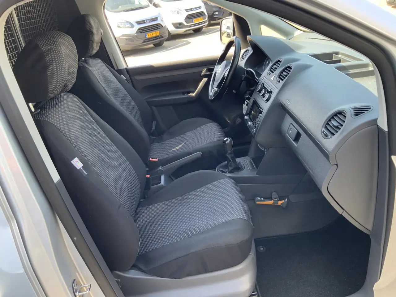 Volkswagen Caddy 1.6 TDI Airco Imperiaal Trekhaak 1400 kg navi Crui - Kis furgon: 5 kép. Volkswagen Caddy 1.6 TDI Airco Imperiaal Trekhaak 1400 kg navi Crui - Kis furgon: 5 kép.