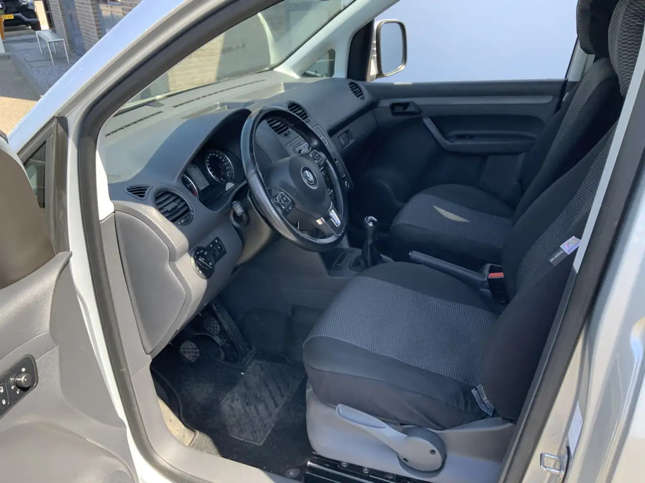 Volkswagen Caddy 1.6 TDI Airco Imperiaal Trekhaak 1400 kg navi Crui - Kis furgon: 4 kép. Volkswagen Caddy 1.6 TDI Airco Imperiaal Trekhaak 1400 kg navi Crui - Kis furgon: 4 kép.