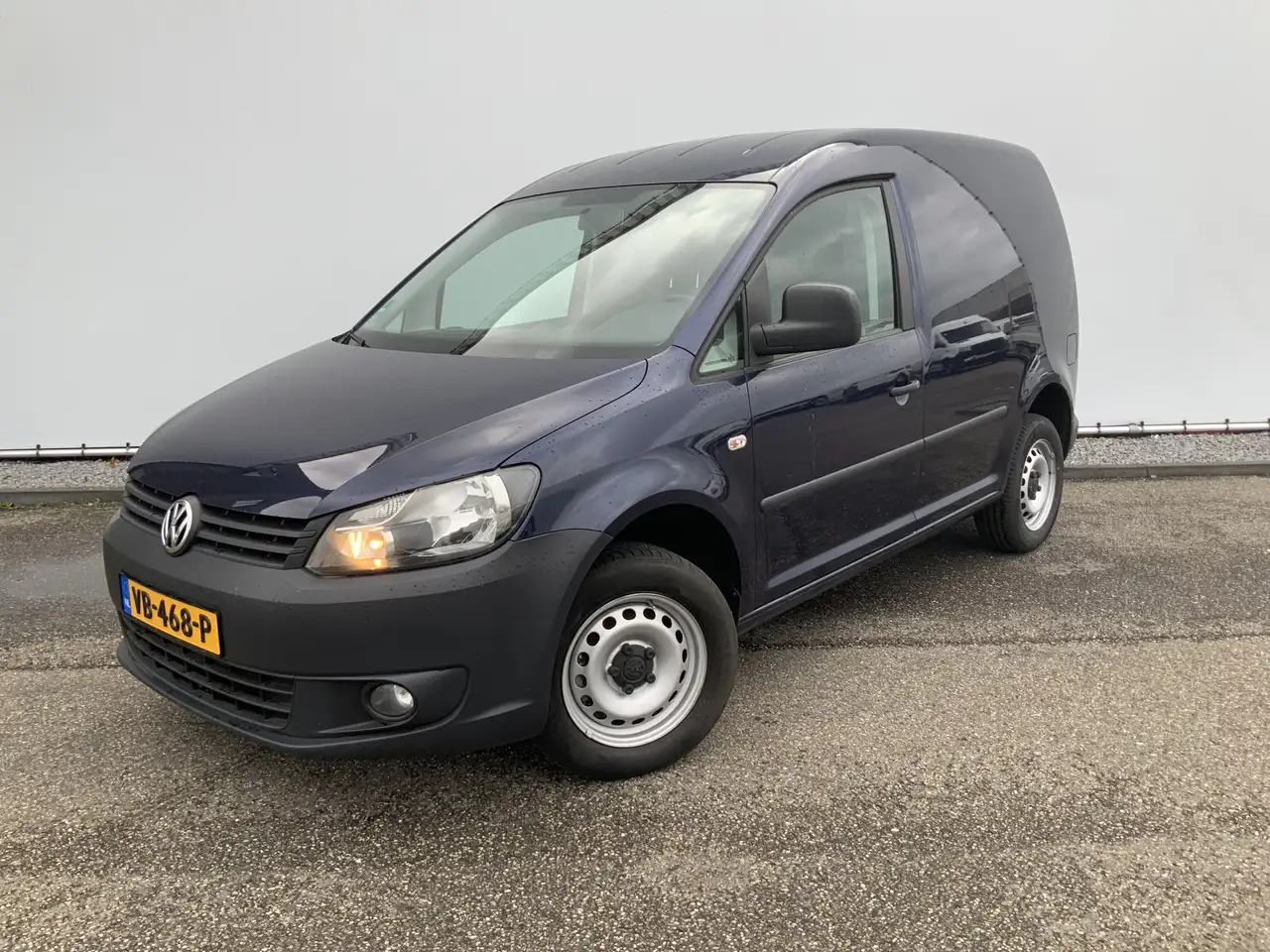 Volkswagen Caddy 1.6 TDI Airco Trekhaak 1400 kg Euro 5 - Kis furgon: 1 kép. Volkswagen Caddy 1.6 TDI Airco Trekhaak 1400 kg Euro 5 - Kis furgon: 1 kép.
