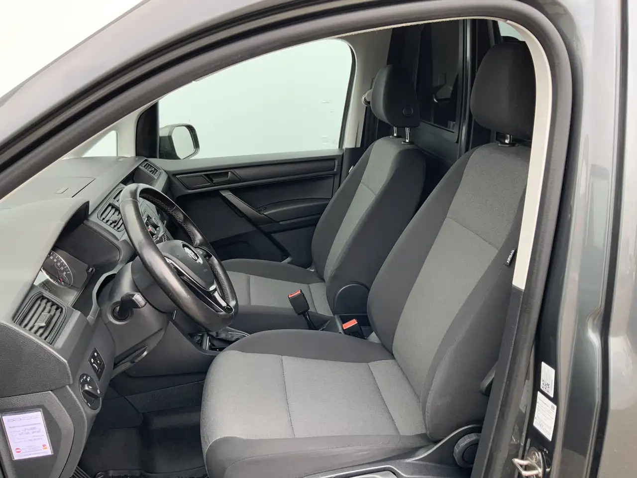 Volkswagen Caddy 2.0 TDI L2H1 AUTOMAAT BMT Maxi Exclusive Edition A - Kis furgon: 4 kép. Volkswagen Caddy 2.0 TDI L2H1 AUTOMAAT BMT Maxi Exclusive Edition A - Kis furgon: 4 kép.