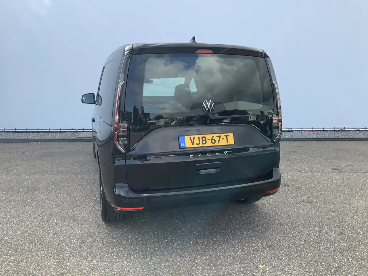 Volkswagen Caddy Cargo 2.0 TDI 1st Edition Automaat Airco Cruise Le - Kis furgon: 2 kép. Volkswagen Caddy Cargo 2.0 TDI 1st Edition Automaat Airco Cruise Le - Kis furgon: 2 kép.