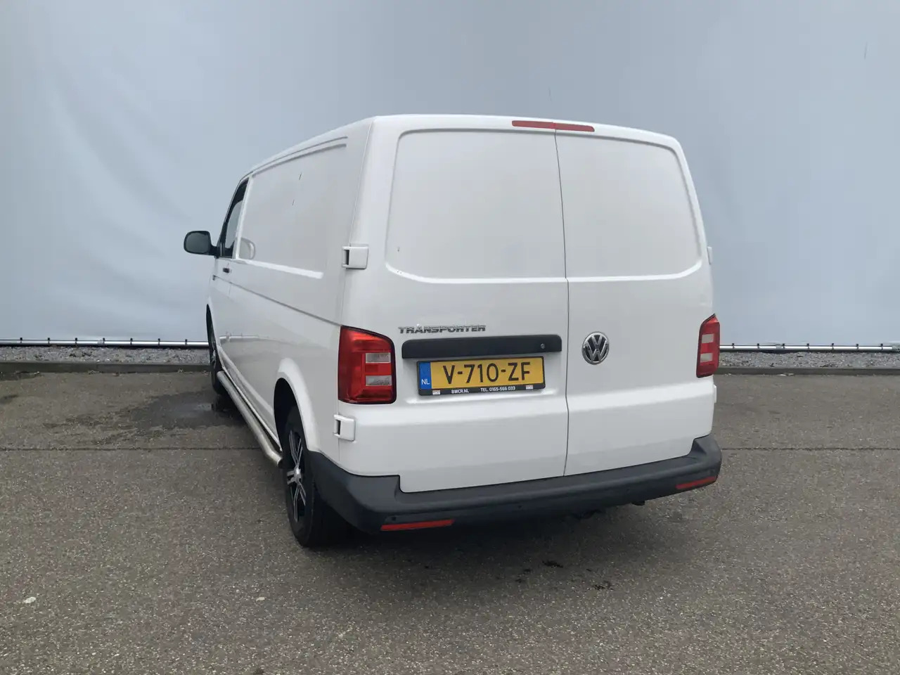 Volkswagen T6 Transporter 2.0 TDI L2H1 Airco Navi 3 Zits Alu Velg Euro 6 - Furgon: 2 kép. Volkswagen T6 Transporter 2.0 TDI L2H1 Airco Navi 3 Zits Alu Velg Euro 6 - Furgon: 2 kép.