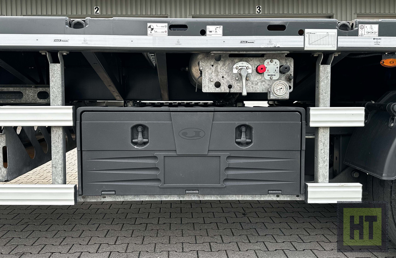 Faymonville MAX Trailer-3-Achs-Doppeltele-Plateau-zwangsgelenkt - Platós félpótkocsi: 4 kép. Faymonville MAX Trailer-3-Achs-Doppeltele-Plateau-zwangsgelenkt - Platós félpótkocsi: 4 kép.