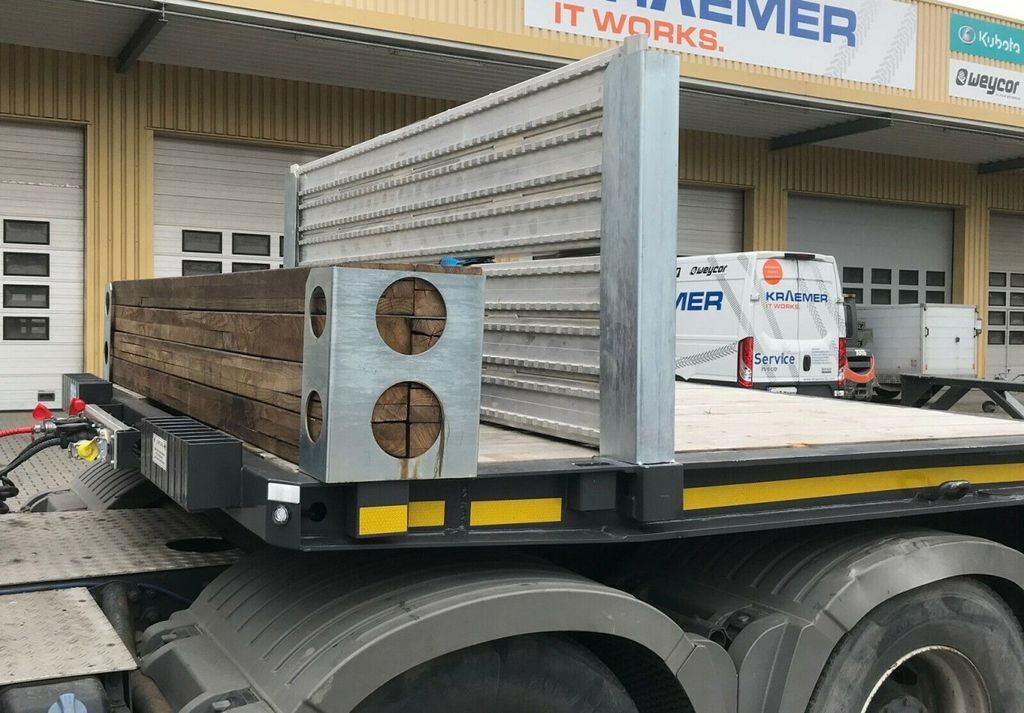 Új Félpótkocsi mélybölcsős Meusburger 3-Achs-Semi-Satteltieflader Roadrunner Industrie: 6 kép.