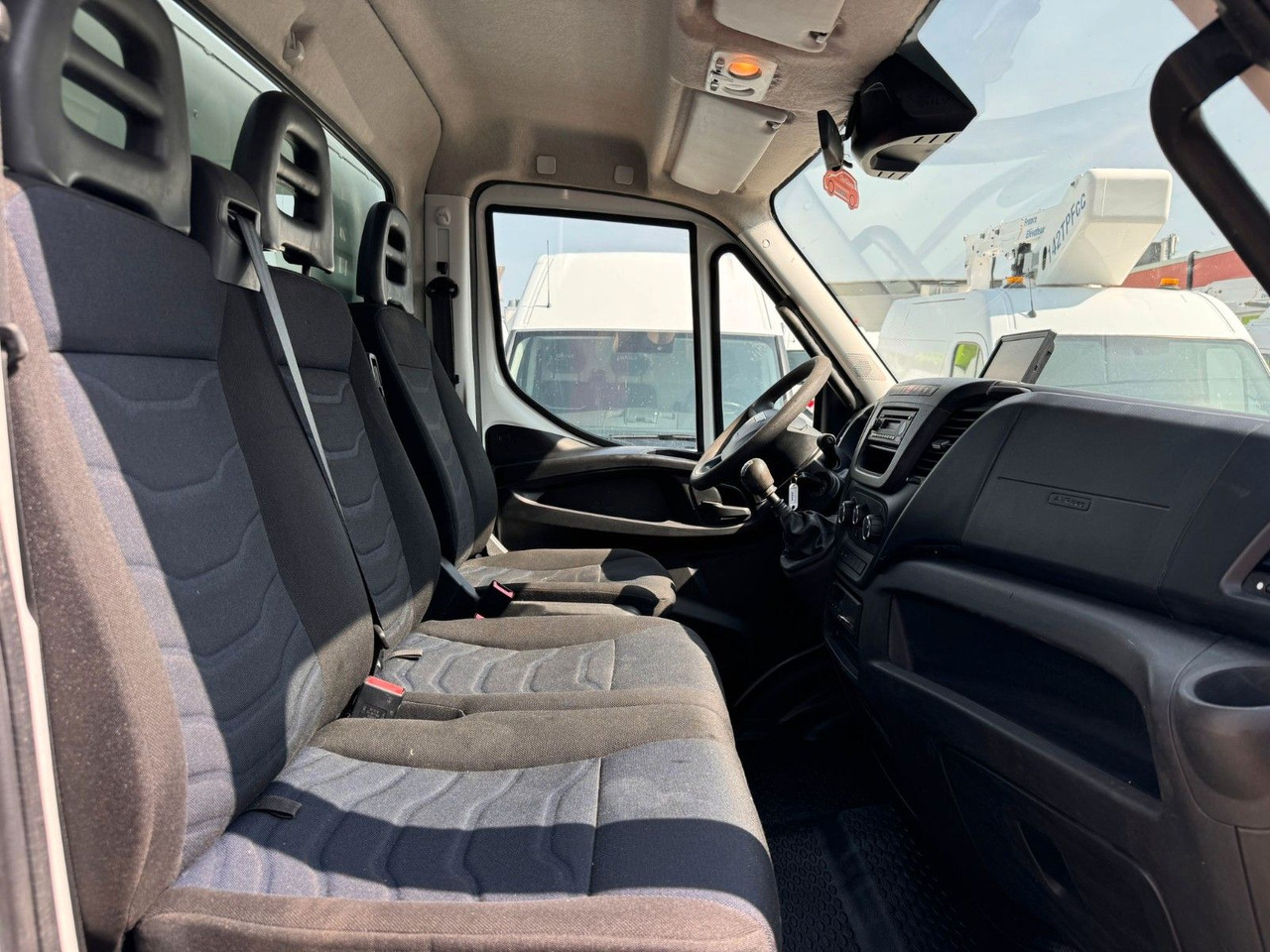 Billenőplatós kisteherautó Iveco 70C18 Kipper 3625 kg Nutzlast! Klima EURO 6C: 14 kép.