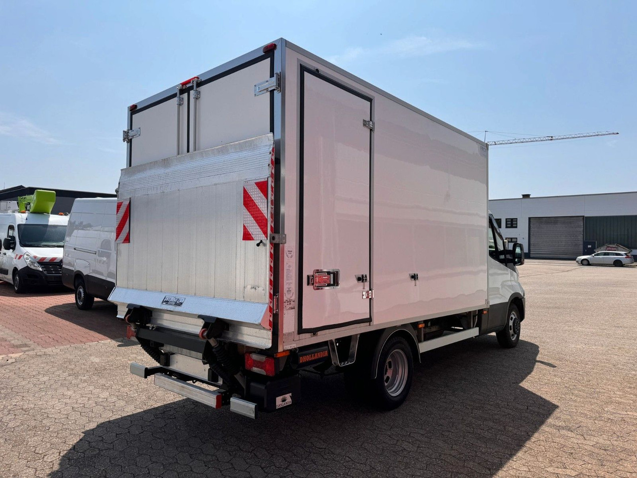 Iveco Daily 35C16 Tiefkühlkoffer Carrier Pulsor350 LWB - Hűtős kisteherautó: 4 kép. Iveco Daily 35C16 Tiefkühlkoffer Carrier Pulsor350 LWB - Hűtős kisteherautó: 4 kép.