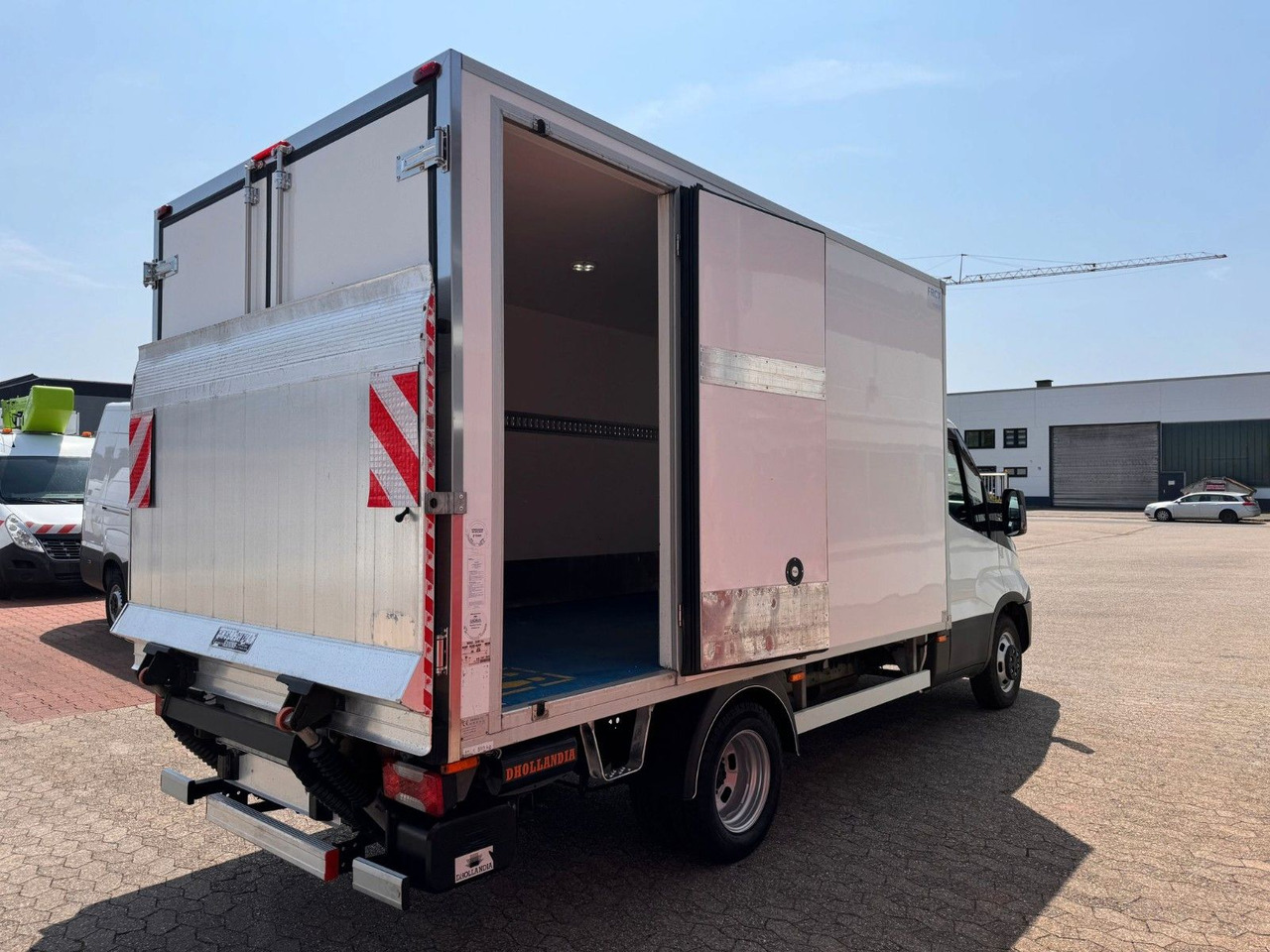Iveco Daily 35C16 Tiefkühlkoffer Carrier Pulsor350 LWB - Hűtős kisteherautó: 5 kép. Iveco Daily 35C16 Tiefkühlkoffer Carrier Pulsor350 LWB - Hűtős kisteherautó: 5 kép.