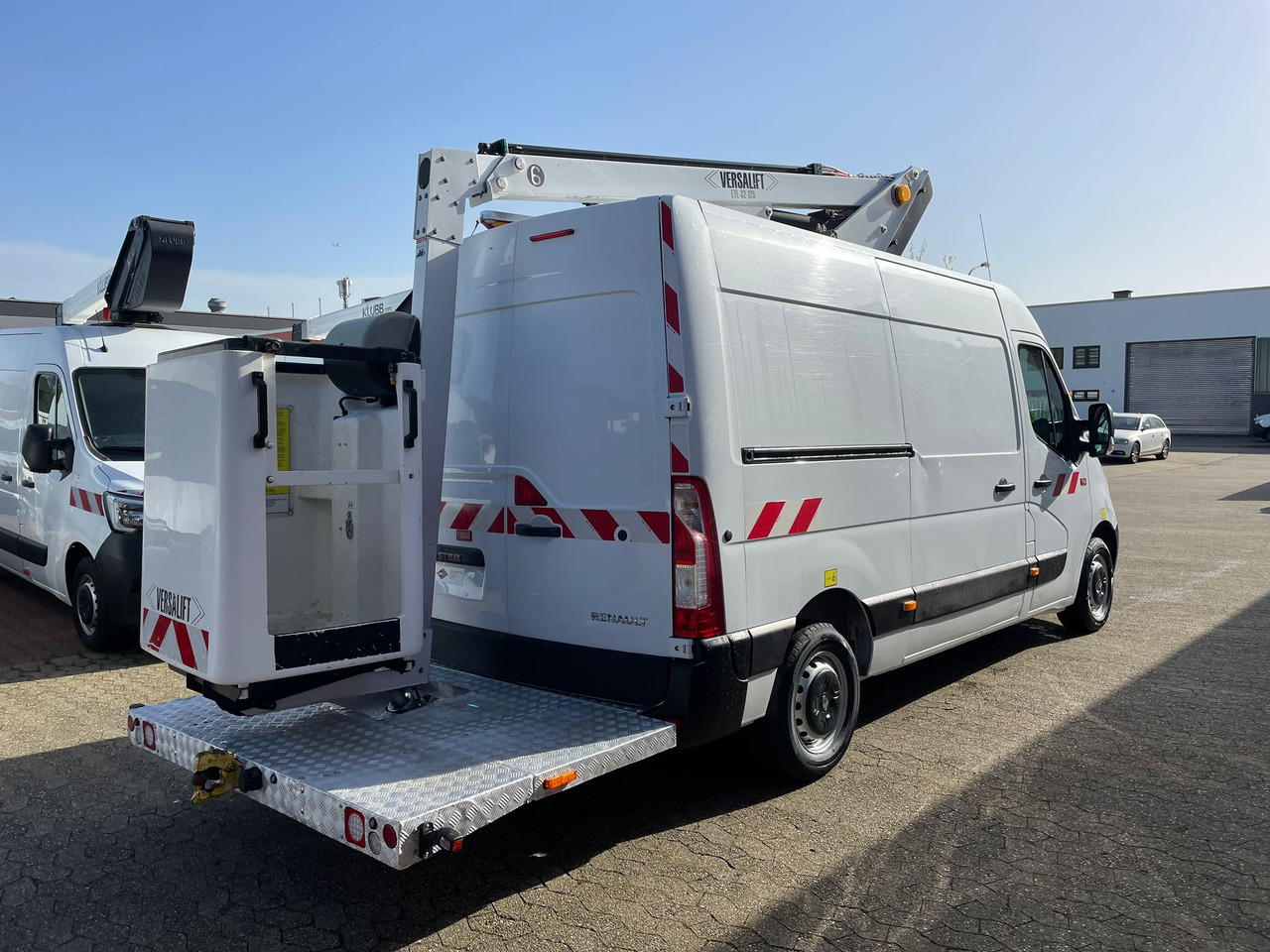 Renault Master Hubarbeitsbühne Time Versalift ETL-32-125 - Emelőkosaras teherautó: 4 kép. Renault Master Hubarbeitsbühne Time Versalift ETL-32-125 - Emelőkosaras teherautó: 4 kép.